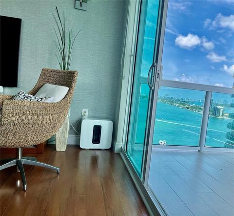 1800 N Bayshore Dr #2215, Miami, FL 33132
