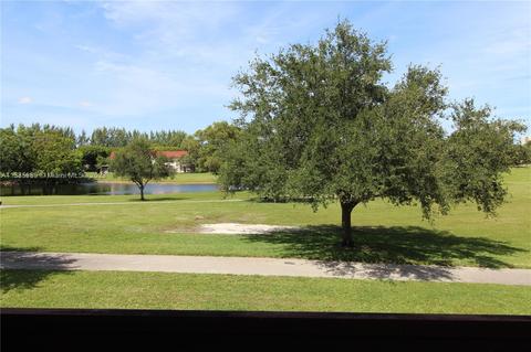 515 W Park Dr #14, Miami, FL 33172