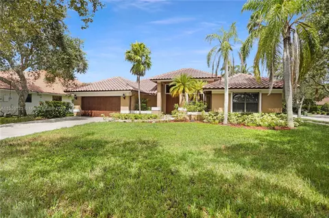 1045 Poplar Cir, Weston, FL 33326