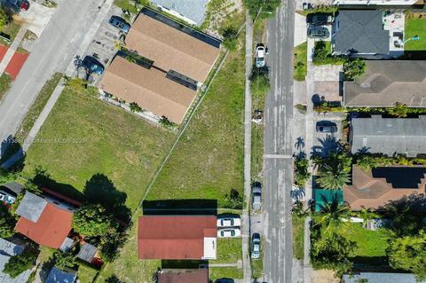 5 Nw Ct, Hallandale Beach, FL 33009