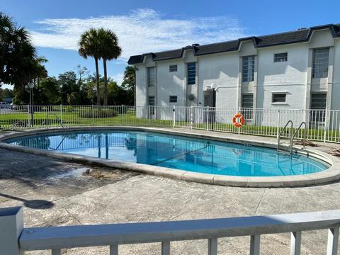 7232 SW 94th Pl #E7, Miami, FL 33173