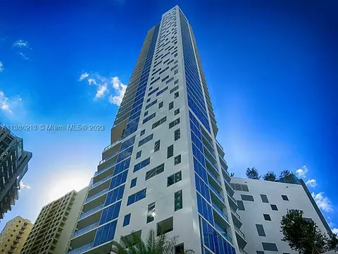 1300 Brickell Bay Dr #2811, Miami, FL 33131
