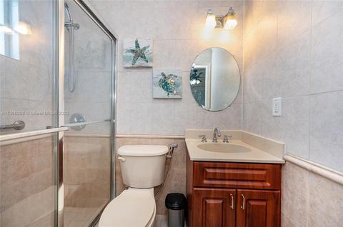 600 W 53rd Ter, Hialeah, FL 33012 photo 16