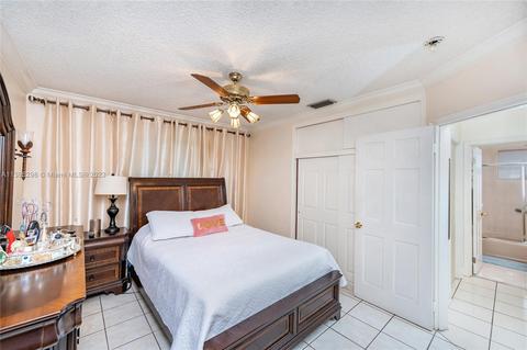 600 W 53rd Ter, Hialeah, FL 33012 photo 9