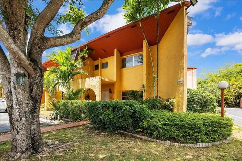 13725 SW 84th St #J, Miami, FL 33183