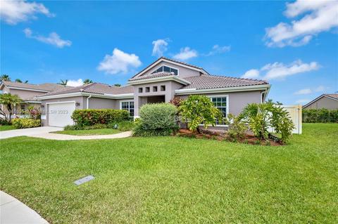 935 NW 202nd Ave, Pembroke Pines, FL 33029