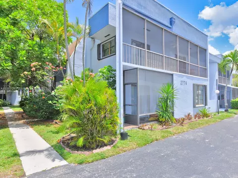 2774 S University Dr #10C, Davie, FL 33328