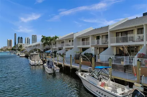 3617 NE 168th St #110, North Miami Beach, FL 33160