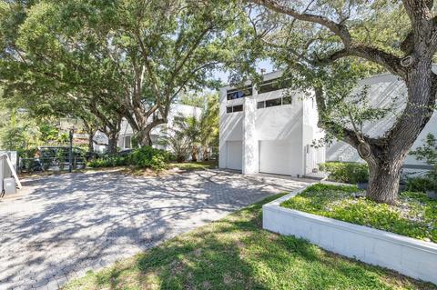 7251 SW 165th St, Palmetto Bay, FL 33157