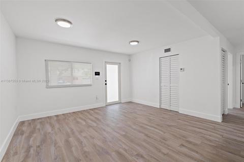 5034 E 9th Ln, Hialeah, FL 33013 photo 6