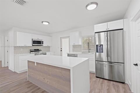 5034 E 9th Ln, Hialeah, FL 33013 photo 8