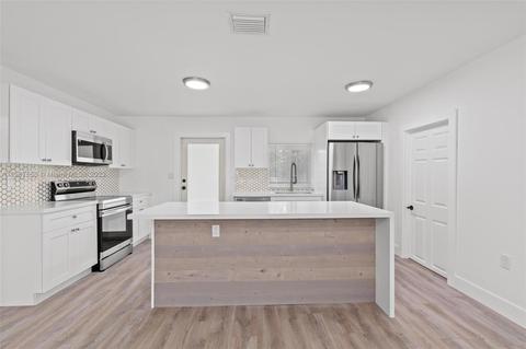 5034 E 9th Ln, Hialeah, FL 33013 photo 7