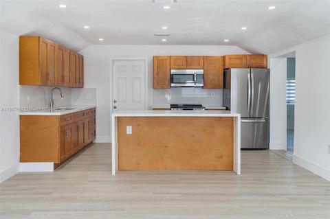 4431 E 8th Ave, Hialeah, FL 33013 photo 4