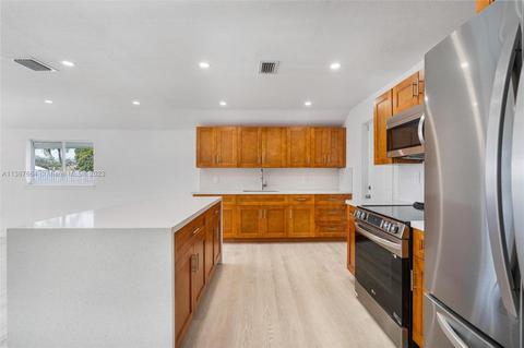 4431 E 8th Ave, Hialeah, FL 33013 photo 6