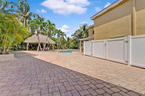 2940 E Sable Cir, Margate, FL 33063 photo 15