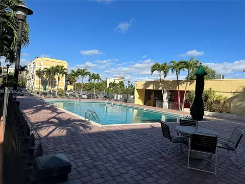 9240 Fontainebleau Blvd #101, Miami, FL 33172