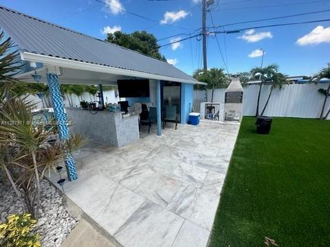 1401 E 7th Ct, Hialeah, FL 33010 photo 9