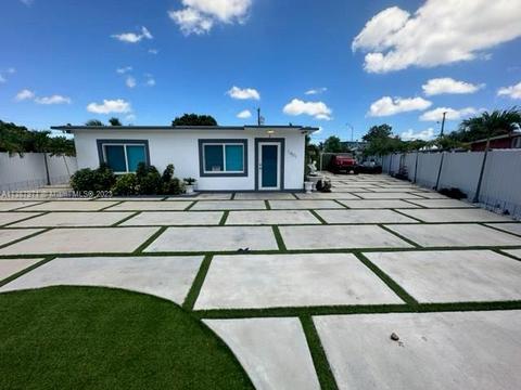 1401 E 7th Ct, Hialeah, FL 33010