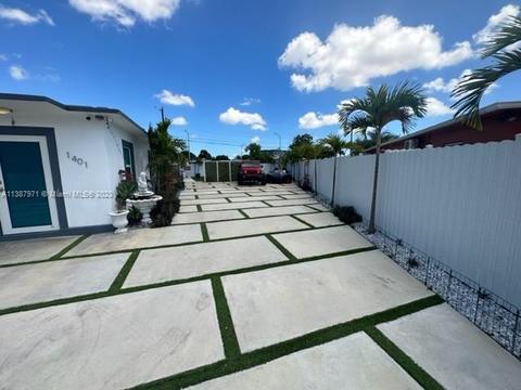 1401 E 7th Ct, Hialeah, FL 33010 photo 4