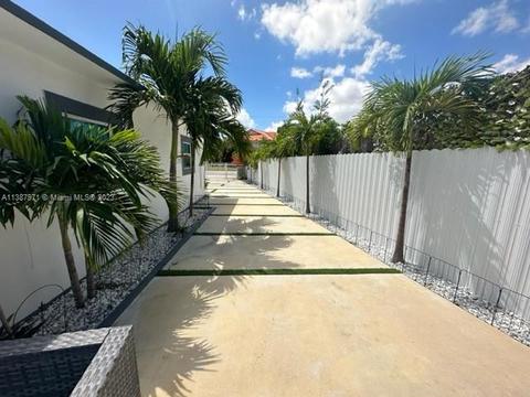 1401 E 7th Ct, Hialeah, FL 33010 photo 17