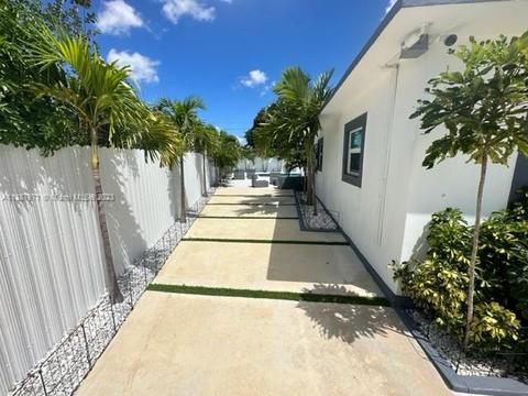 1401 E 7th Ct, Hialeah, FL 33010 photo 18