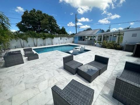 1401 E 7th Ct, Hialeah, FL 33010 photo 16