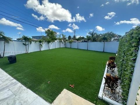 1401 E 7th Ct, Hialeah, FL 33010 photo 8