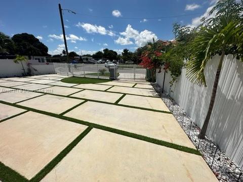 1401 E 7th Ct, Hialeah, FL 33010 photo 20