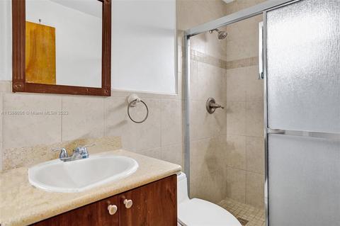 649 W 33rd St, Hialeah, FL 33012 photo 34