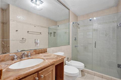 649 W 33rd St, Hialeah, FL 33012 photo 18