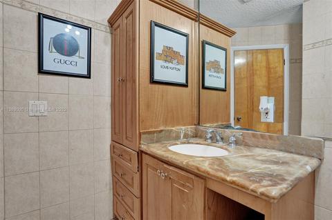 649 W 33rd St, Hialeah, FL 33012 photo 19