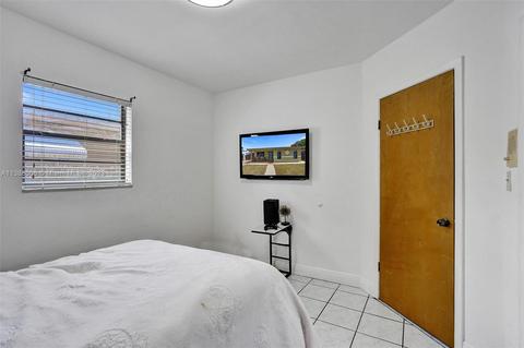 649 W 33rd St, Hialeah, FL 33012 photo 17