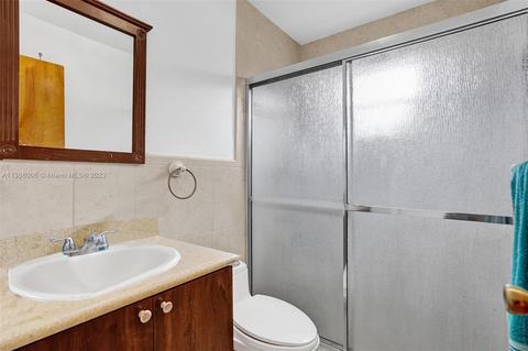 649 W 33rd St, Hialeah, FL 33012 photo 33