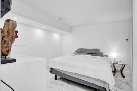 649 W 33rd St, Hialeah, FL 33012 photo 5