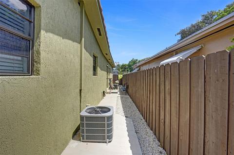 649 W 33rd St, Hialeah, FL 33012 photo 10