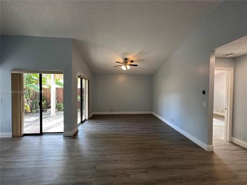 6548 NW 171st St #6548, Hialeah, FL 33015