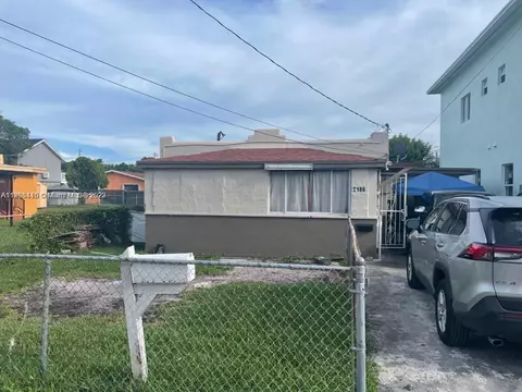 2186 NW 47th St, Miami, FL 33142