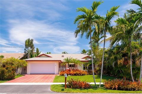 223 SE 9th St, Dania Beach, FL 33004