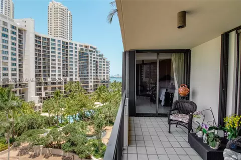 520 Brickell Key Dr #A810, Miami, FL 33131