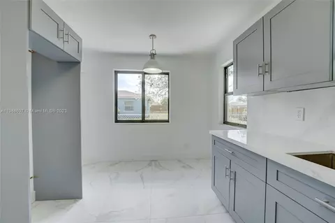 303 NW 7th Ct #1-2, Hallandale Beach, FL 33009