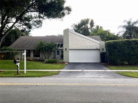 750 E Plantation Cir, Plantation, FL 33324