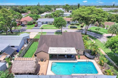 8340 NW 7th St, Pembroke Pines, FL 33024