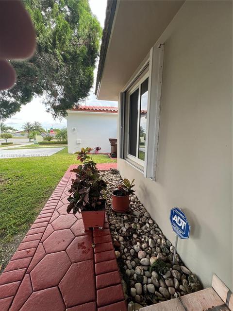 7840 W 5th Ct, Hialeah, FL 33014 photo 6