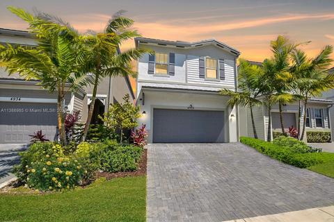 4932 NW 48th Ter, Tamarac, FL 33319