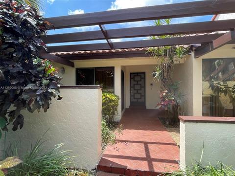 6848 N Tiburon Dr, Boca Raton, FL 33433