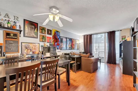 9235 Lagoon Pl #112, Davie, FL 33324