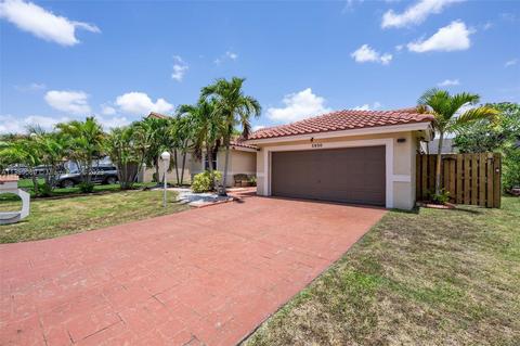 5930 York Ln, Davie, FL 33331