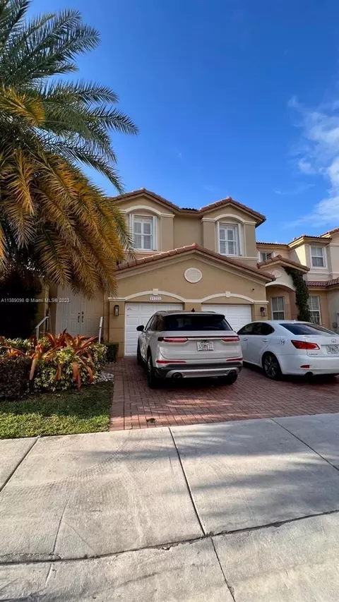 11225 NW 74th Ter, Doral, FL 33178