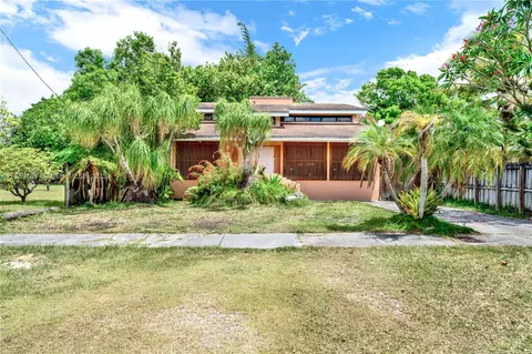 562 SW 3rd St, Florida City, FL 33034