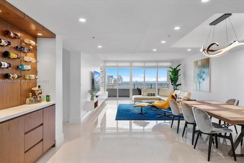 848 Brickell Key Dr #2506, Miami, FL 33131
